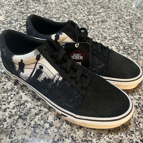 Vans House of Terror “The Exorcist” shoes Men’s size 10 - Picture 1 of 10